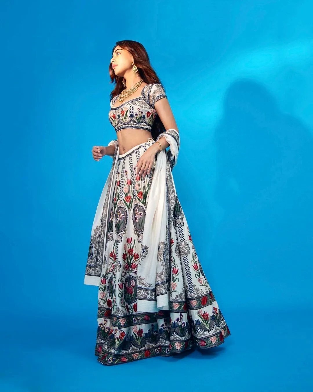 Anu Emmanuel: కొలతలు చూపిస్తూ కవ్విస్తోన్న బ్యూటీ.. ఘాటు ఫోజులతో హీటు పెంచేస్తూ!