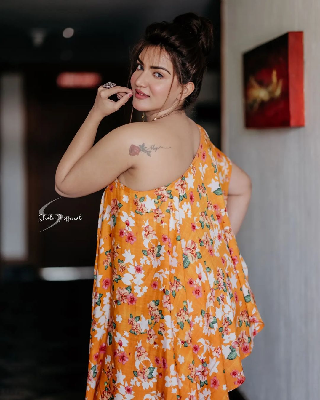 PHOTOS: அடேங்கப்பா.. எவ்ளோ பெரிய வண்டி..  ஹார்லி டேவிட்சன் உடன் ஹாட்டான ஹனி ரோஸ்!