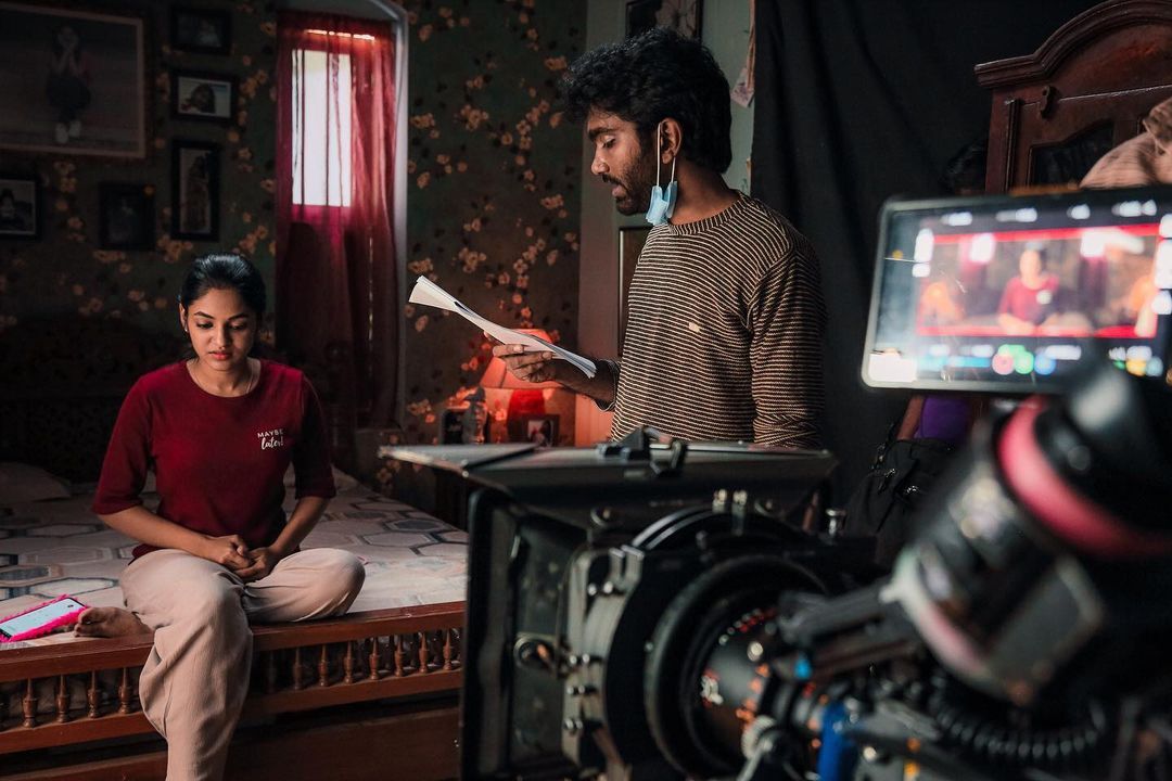 ஆத்தாடி.. வெறும் லிப்ஸ் மட்டும் தான்.. சொல்லுங்க மாமாக்குட்டி இவானாவின் நச் ஸ்டில்ஸ்!