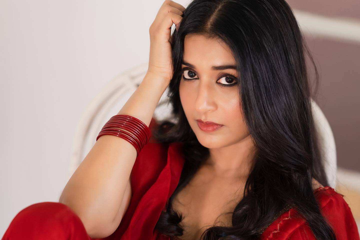 Meera Jasmine Valentine Day Special Photoshoot Goes Viral On Internet; See Pics