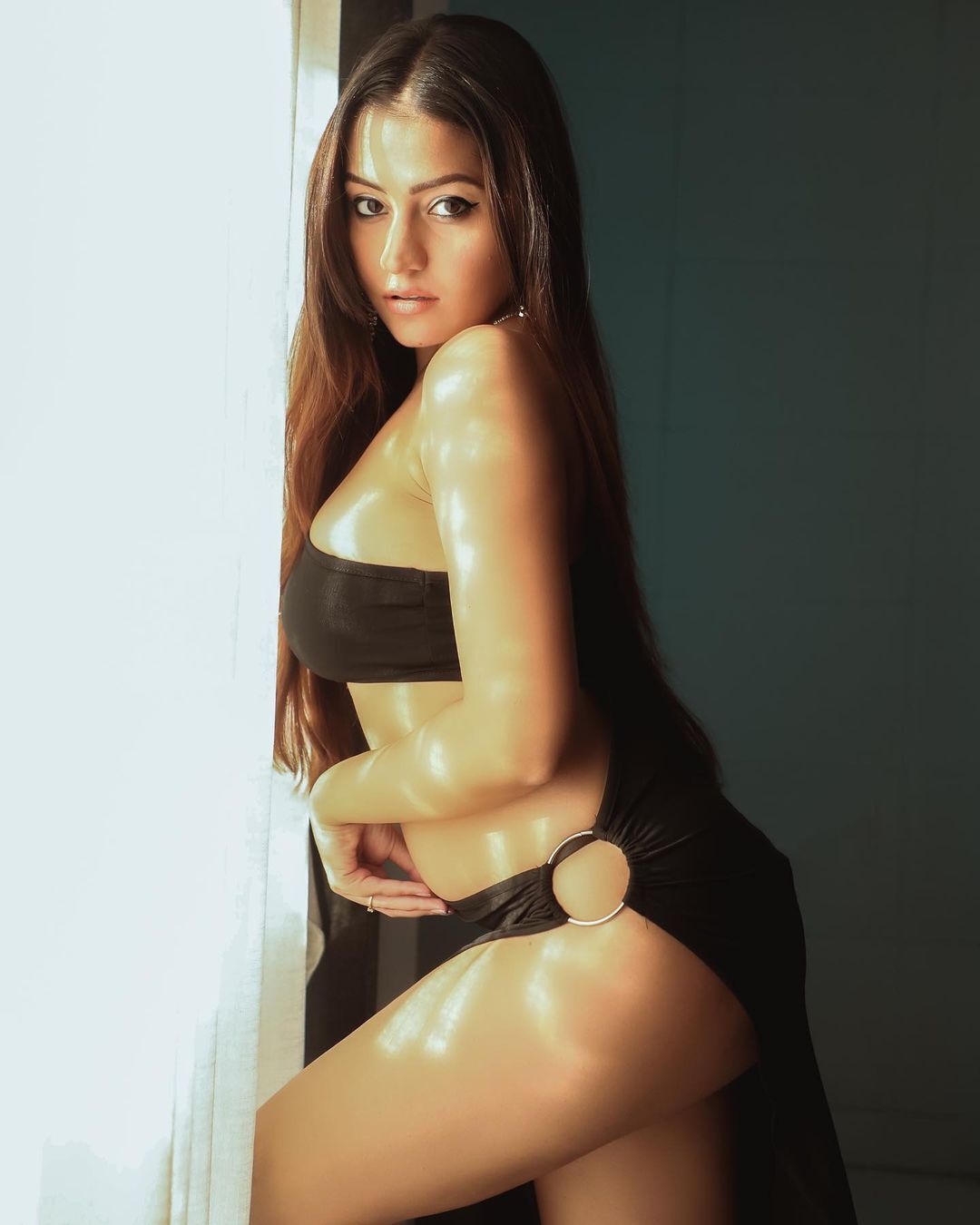 PHOTOS: சிம்ரனின் பிகினி செல்ஃபியில் விடிந்த சண்டே... ரசிகர்களுக்கு சொப்பன சுந்தரியின் ட்ரீட்