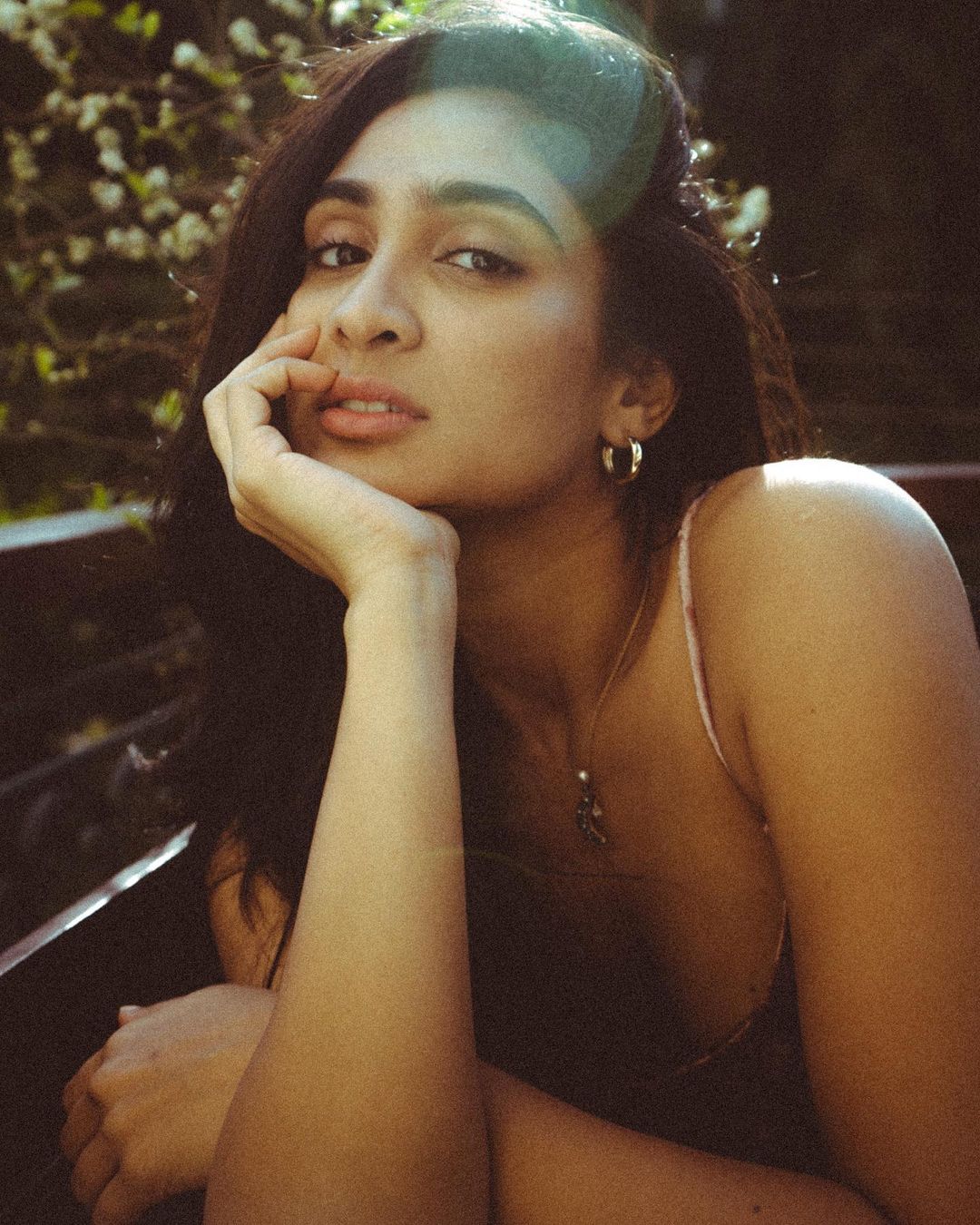 PHOTOS: உச்சுக் கொட்டும் முன்பே உச்சக்கட்டம் தொட்ட பேரழகி தீப்தி சதியின் அசத்தல் பிக்ஸ்