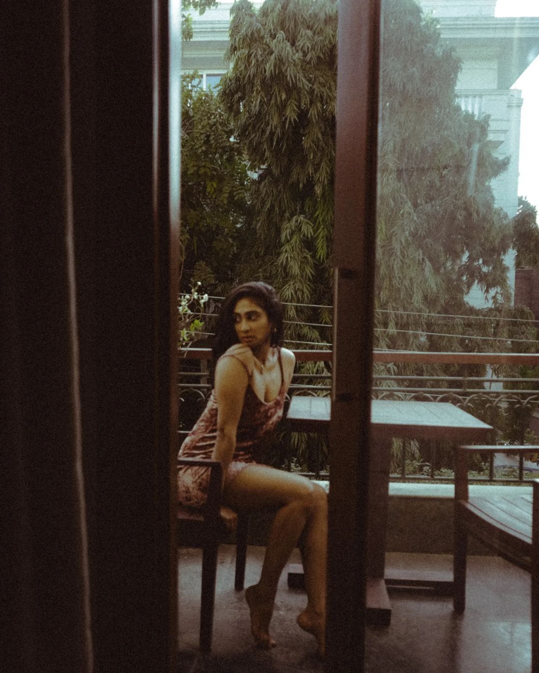 PHOTOS: உச்சுக் கொட்டும் முன்பே உச்சக்கட்டம் தொட்ட பேரழகி தீப்தி சதியின் அசத்தல் பிக்ஸ்