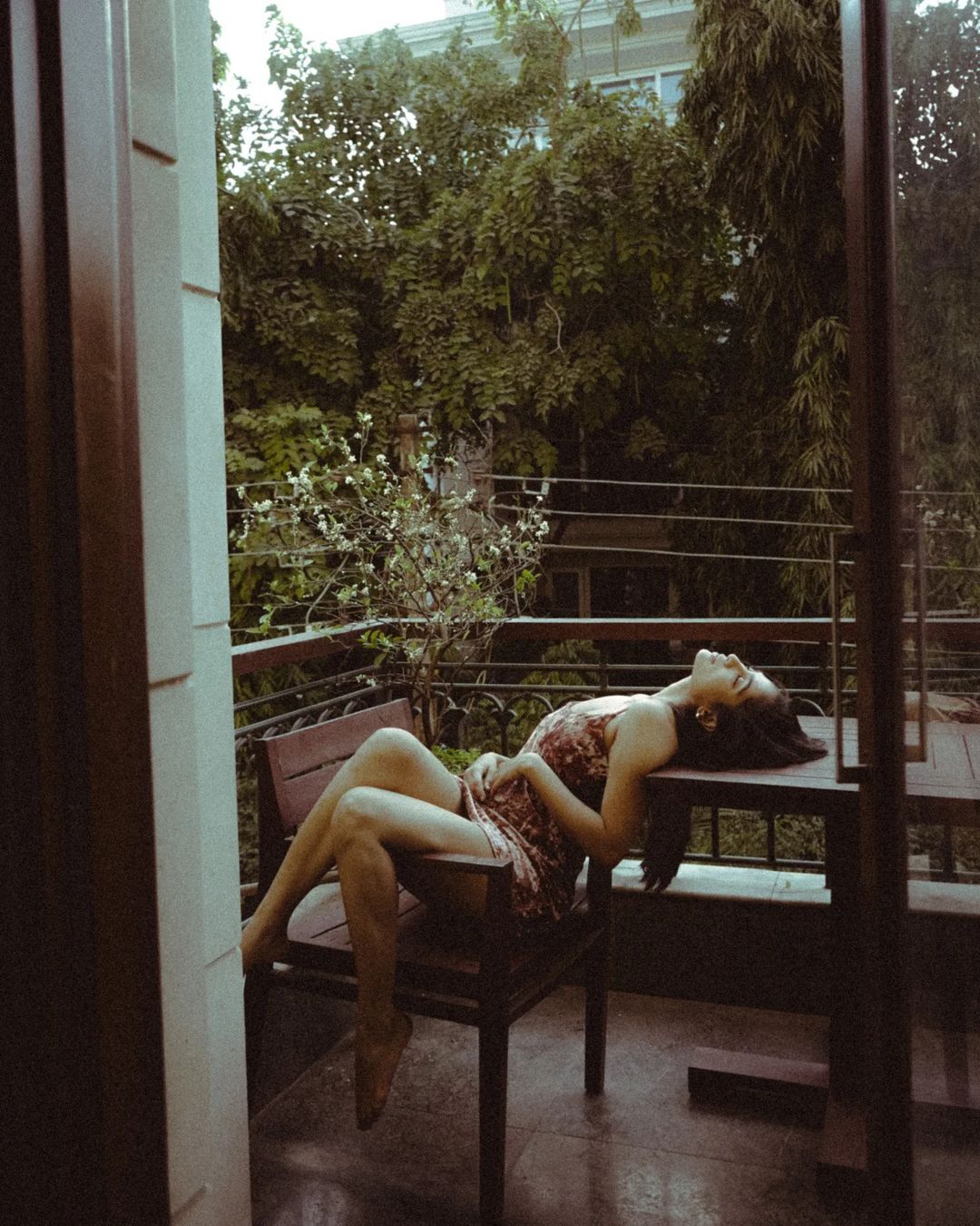 PHOTOS: உச்சுக் கொட்டும் முன்பே உச்சக்கட்டம் தொட்ட பேரழகி தீப்தி சதியின் அசத்தல் பிக்ஸ்