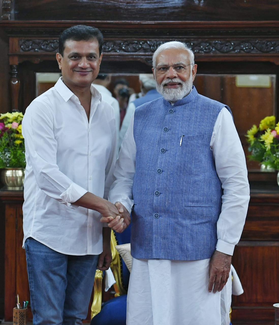 Vijay Kiragandur, Yash And Rishab Shetty, Ashwini Puneeth Rajkumar Meet Honourable PM Shri Narendra Modi