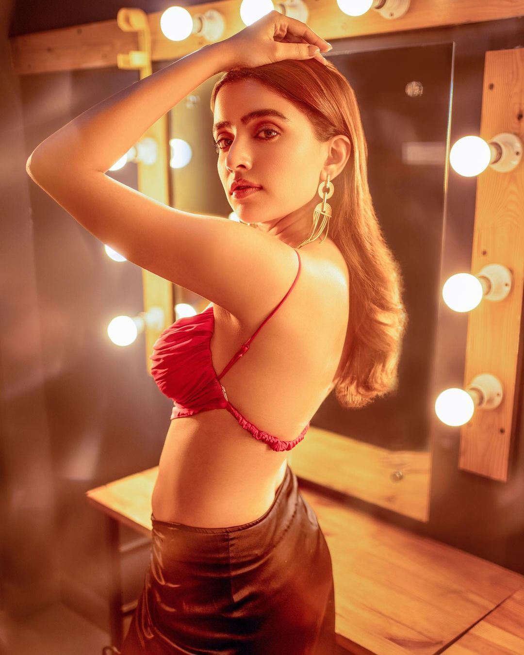 Rukshar Dhillon: బ్రాలో విశ్వక్ సేన్ బ్యూటి అందాలు.. అలా చూపిస్తున్న రుక్సార్ దిల్లాన్!