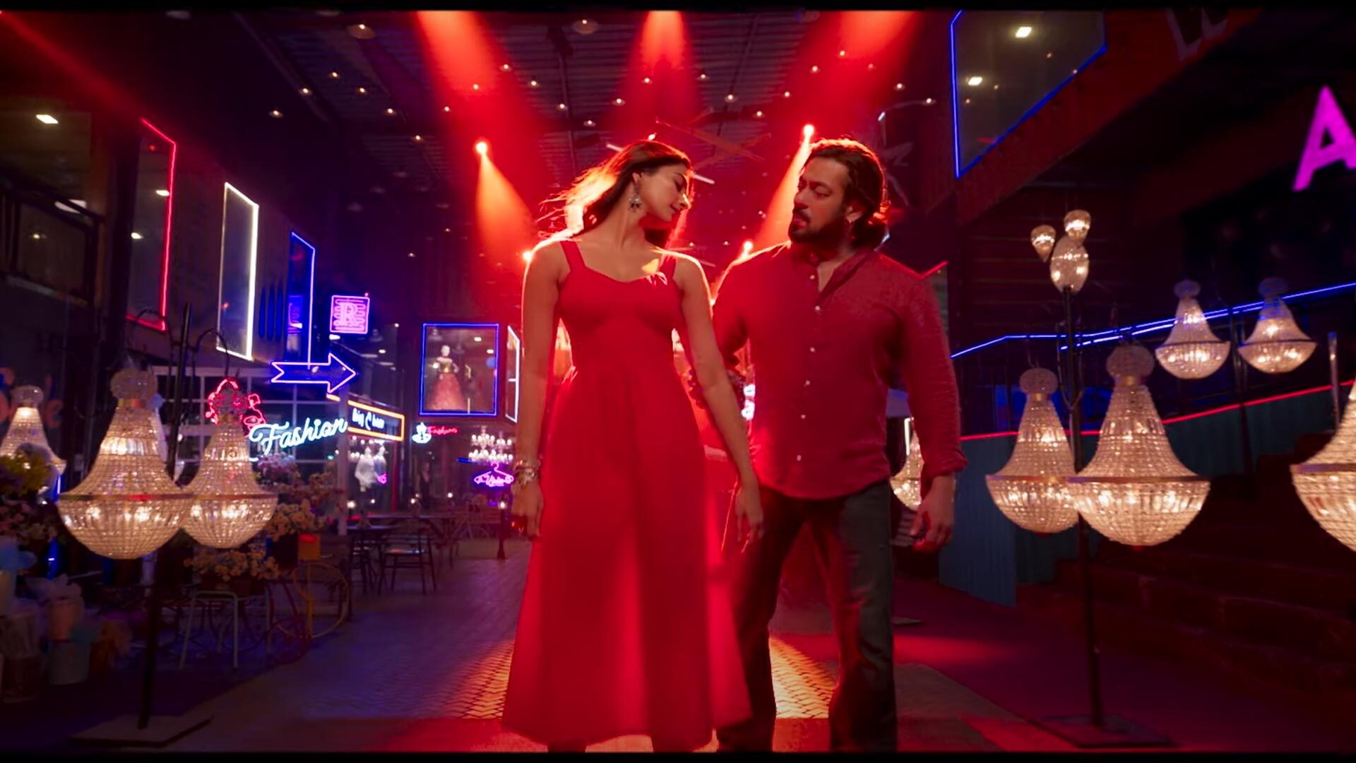 Jee Rahe The Hum’ 3rd song from KBKJ takes us into a romantic journey, Salman Khan style!