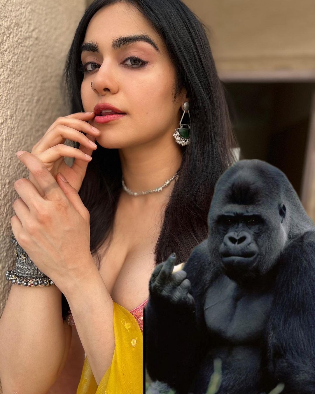 PHOTOS: ஐட்டம் சாங் மோடில் கலங்கடிக்கும் ஆதா ஷர்மா... ஒவ்வொரு போட்டோவும் ஒவ்வொரு ரேஞ்ச் 