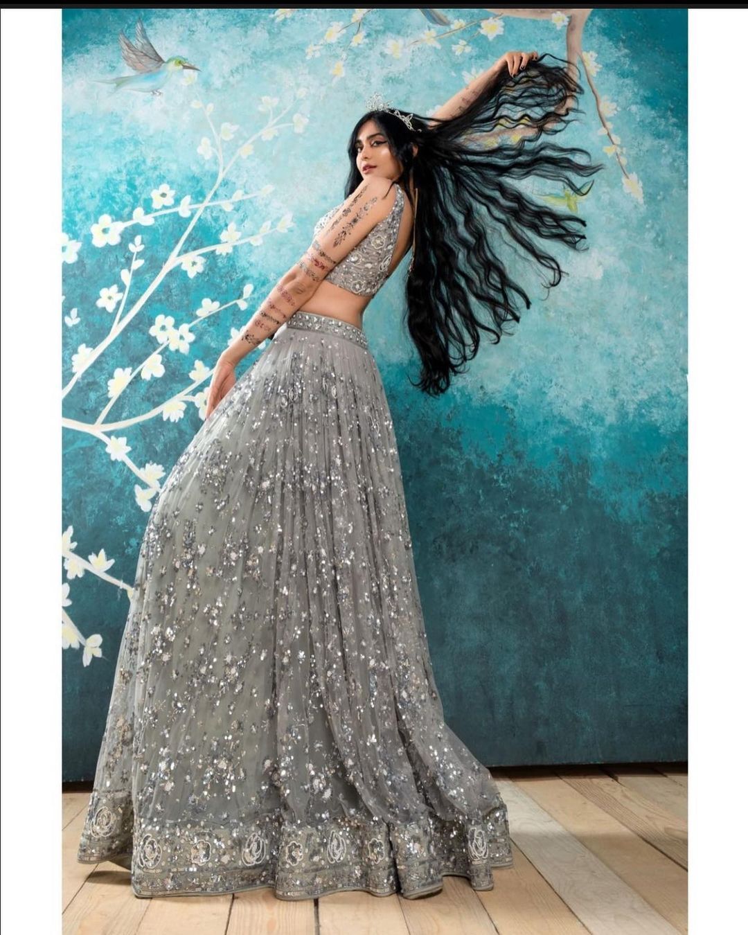 PHOTOS: என்ன அழகு எத்தனை அழகு... மஞ்ச காட்டு மைனாவான ஆதா ஷர்மா