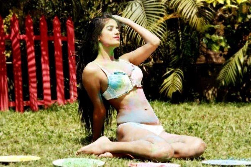 Poonam Pandey: ಬಿಕಿನಿಯಲ್ಲೇ ಹೋಳಿ ಆಚರಿಸಿದ್ದ ಪೂನಮ್ ಪಾಂಡೆ 