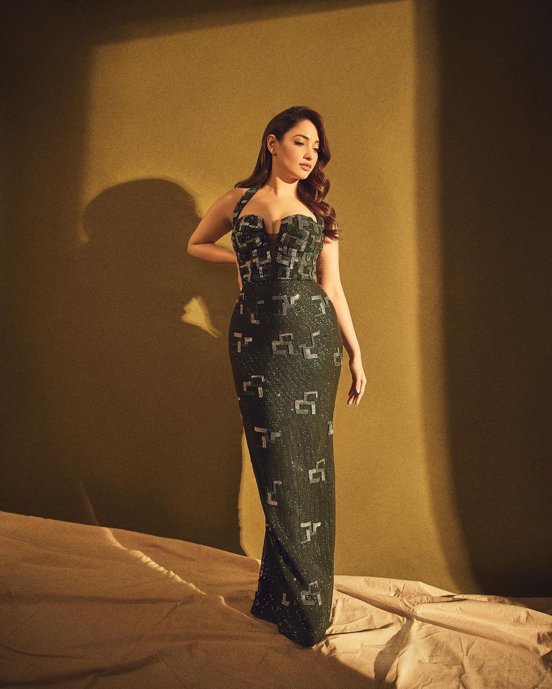 Tamannaah Bhatia: మిల్కీ భామ తమన్నా బోల్డ్ షో.. ట్రాన్సపరెంట్ డ్రెస్సులో అవి చూపిస్తూ!