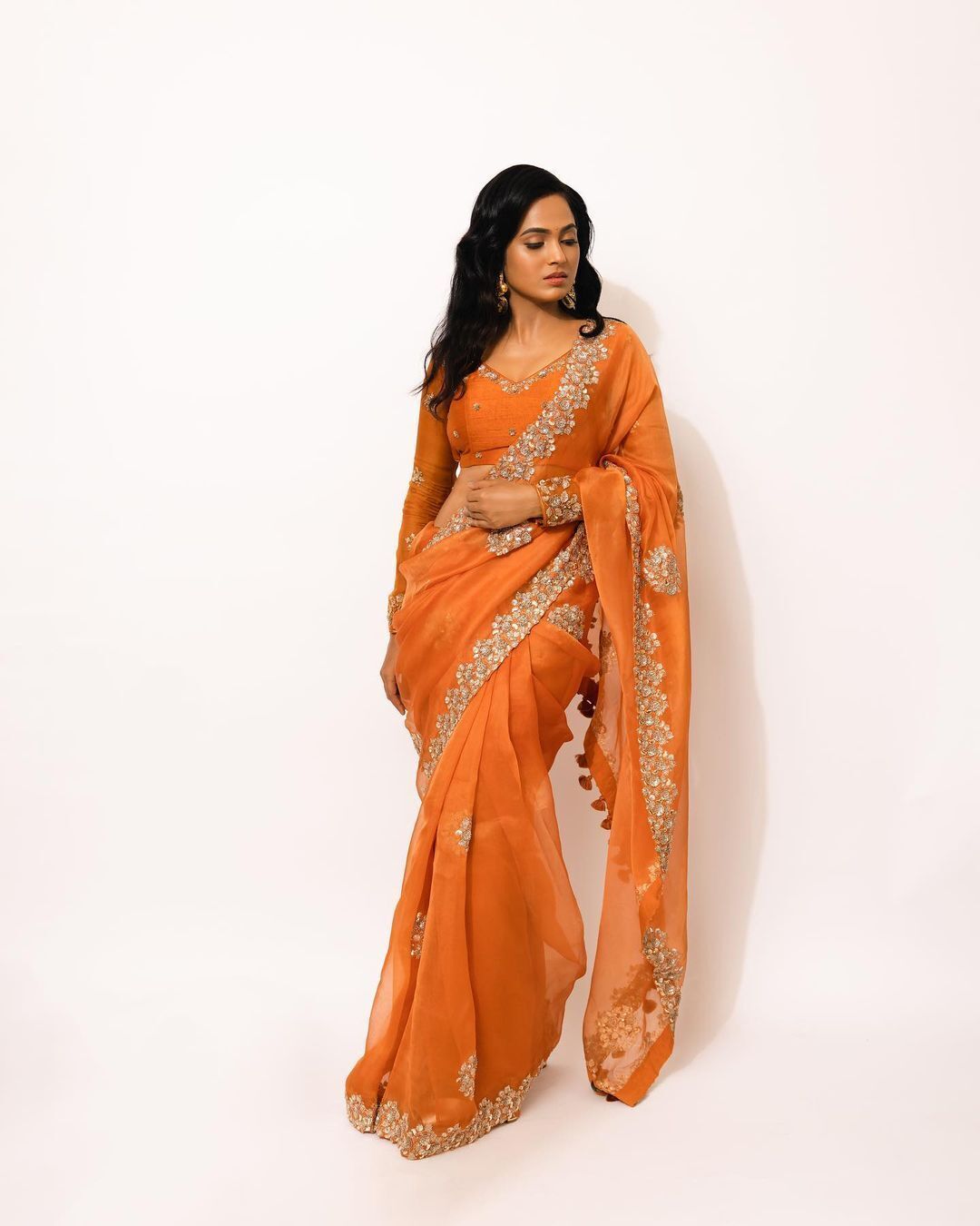 ಸೀರೆಯಲ್ಲಿ ರಮ್ಯಾ ಪಾಂಡಿಯನ್ ಬಿಂದಾಸ್ ಚಿತ್ರಗಳು 