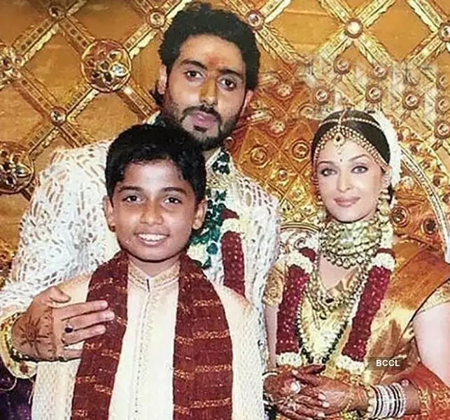 Aishwarya Rai and Abhishek Bachchan’s ‘Sweet 16’ Years of Togetherness, here are pictures from their Royal Wedding