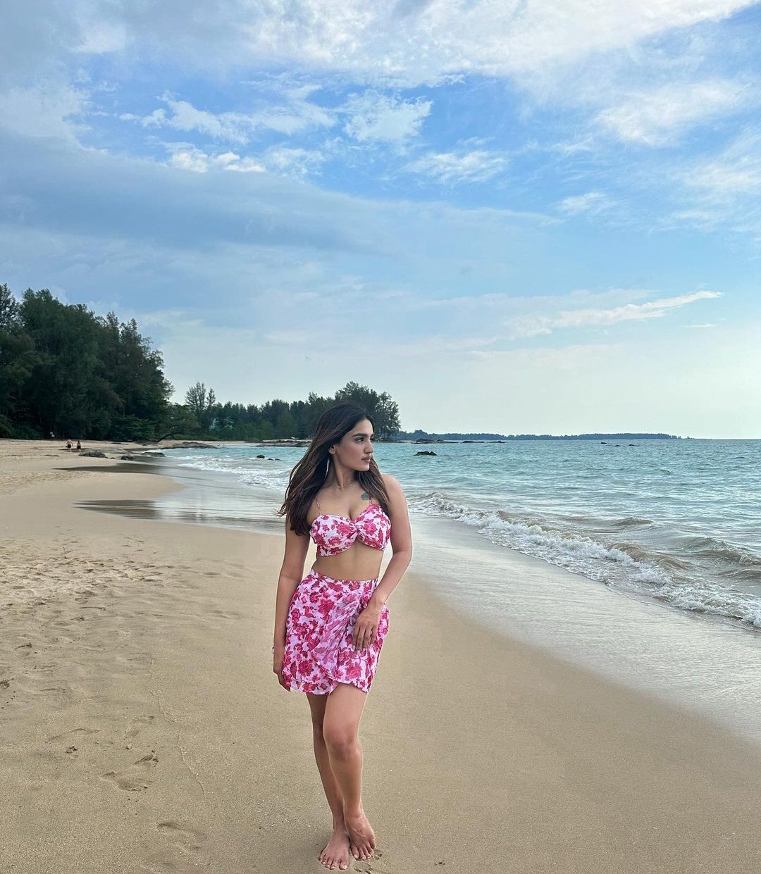 Hottest Looks Of Saniya Iyappan Vaction Photos