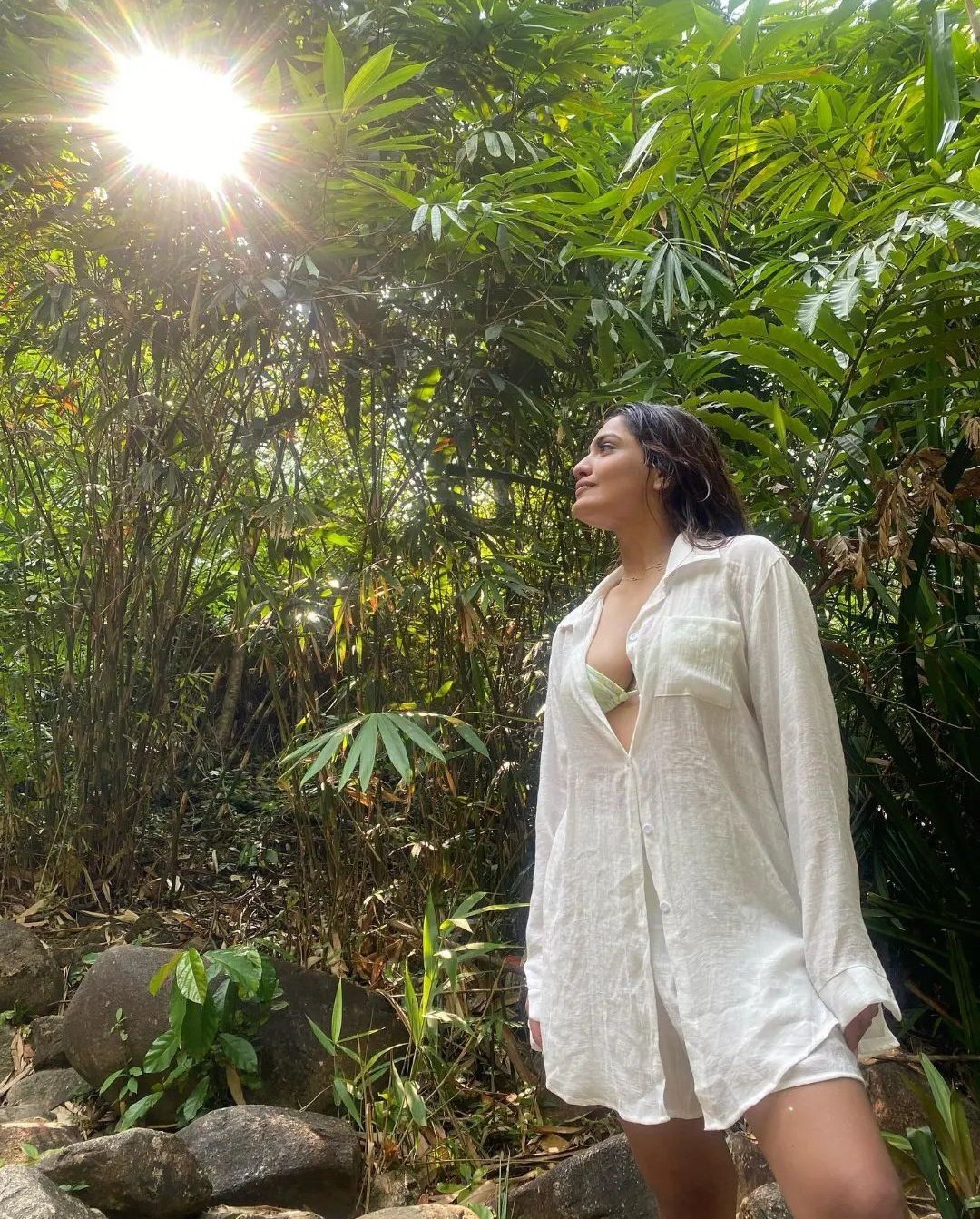 Hottest Looks Of Saniya Iyappan Vaction Photos