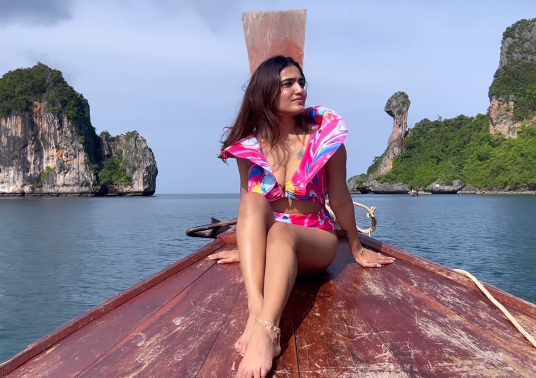 Hottest Looks Of Saniya Iyappan Vaction Photos