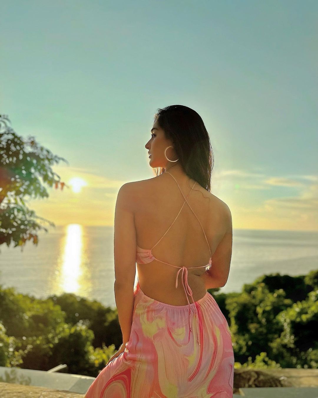Mukti Mohan’s swimsuit pictures go viral, take a look at the breathtaking photos.