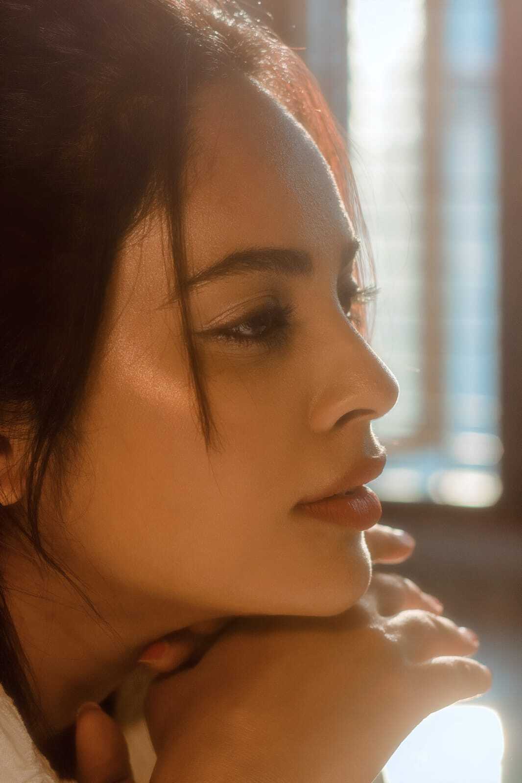 Nandita Swetha Sizzles in Latest Photoshoot, her Glamorous look goes Viral on the Internet
