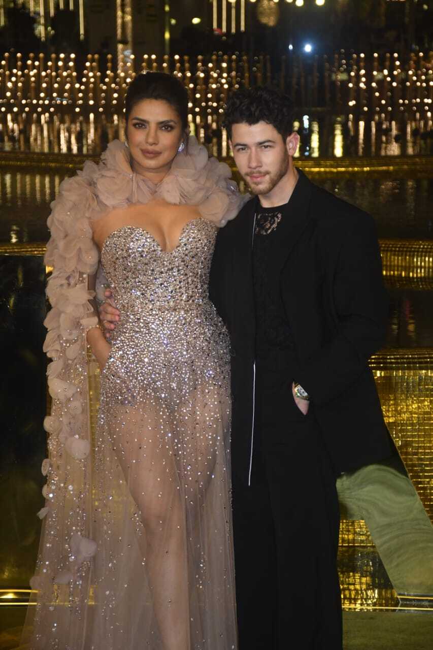 Priyanka Chopra And Nick Jonas Grabs all the Attention At NMACC Night
