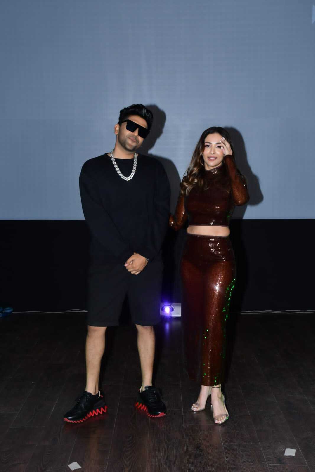 Tera Ki Khayal, Malaika Arora, and Guru Randhawa’s first-ever song together receive immense love from the audience, viewers liked the Oculus experience.