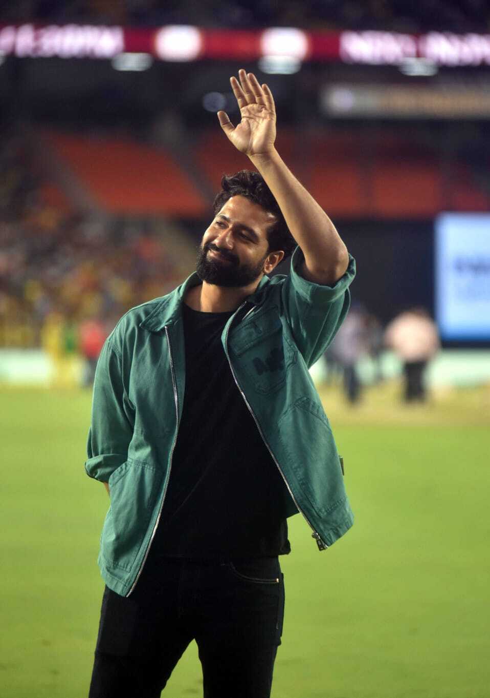 ‘Kapil and Somya’ aka Sara Ali Khan and Vicky Kaushal attended the IPL finale, fans excited to see the fresh Jodi onscreen