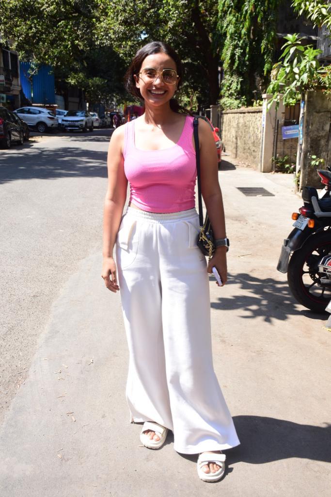 Malaika Arora in Bandra, Chitrangada Singh in Juhu, Bollywood celebrities were all over the city in their casual best
