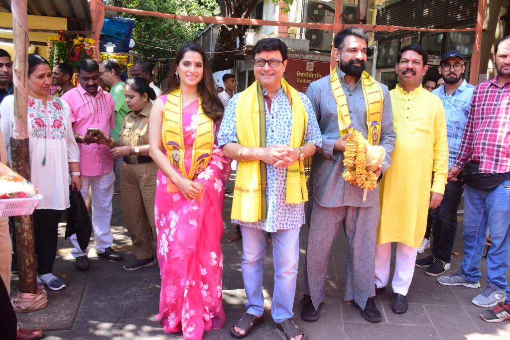 Malaika Arora in Bandra, Chitrangada Singh in Juhu, Bollywood celebrities were all over the city in their casual best