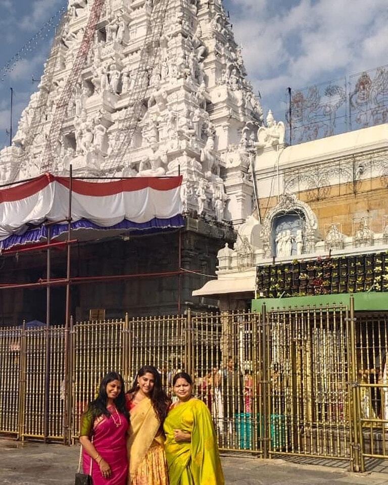 Nishvika Naidu Visits Tirupati Temple with Friends And Family