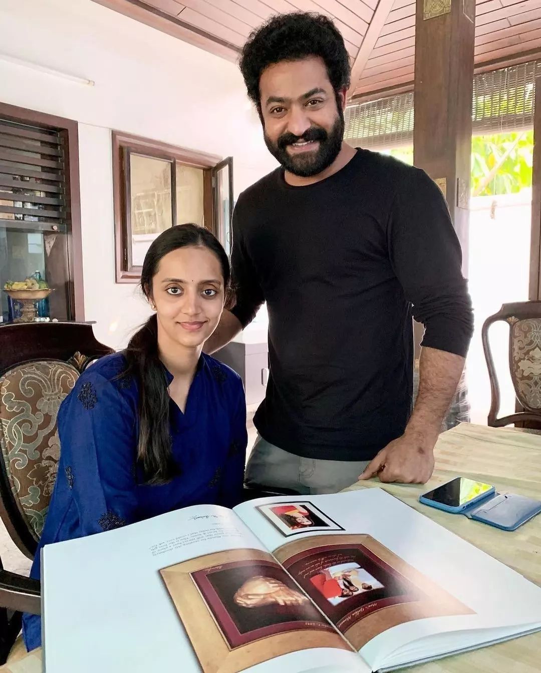 సినీ తారల కుటుంబ సభ్యులను మీరు చూశారా? స్టార్ హీరో, హీరోయిన్ల ఫ్యామిలీ ఫోటోస్ వైరల్