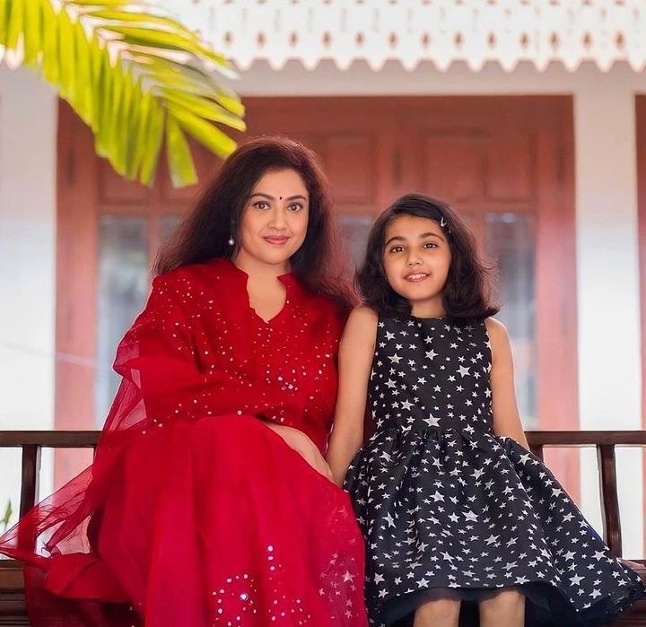 సినీ తారల కుటుంబ సభ్యులను మీరు చూశారా? స్టార్ హీరో, హీరోయిన్ల ఫ్యామిలీ ఫోటోస్ వైరల్