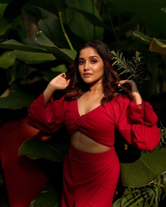 ಅನಿಖಾ ಸುರೇಂದ್ರನ್ ಗ್ಲಾಮರಸ್ ಫೋಟೊಗಳು 
