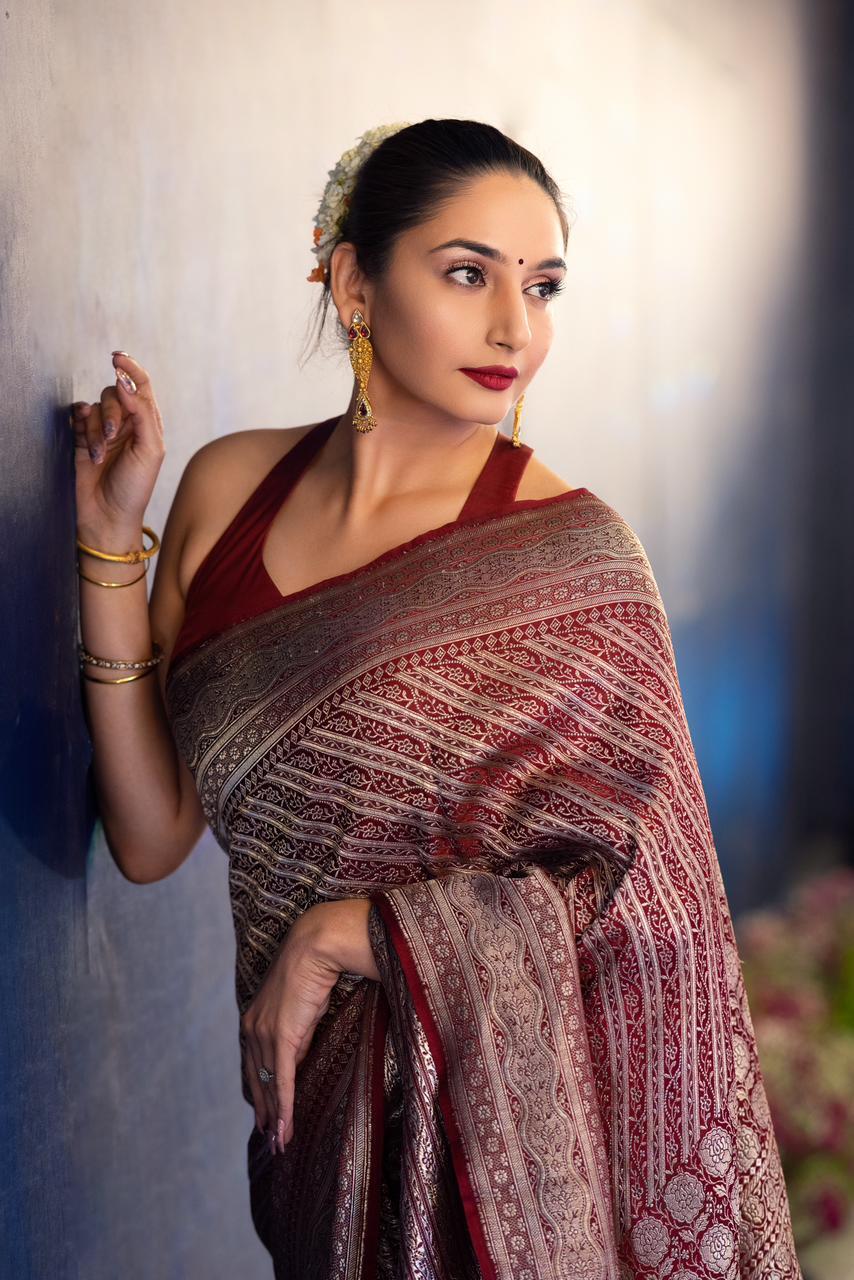 ಅಮ್ಮನ ಉಟ್ಟಿದ್ದ 30 ವರ್ಷದ ಹಳೆಯ ವಿಂಟೇಜ್ ಸೀರೆಯಲ್ಲಿ ಮಿಂಚಿದ ರಾಗಿಣಿ