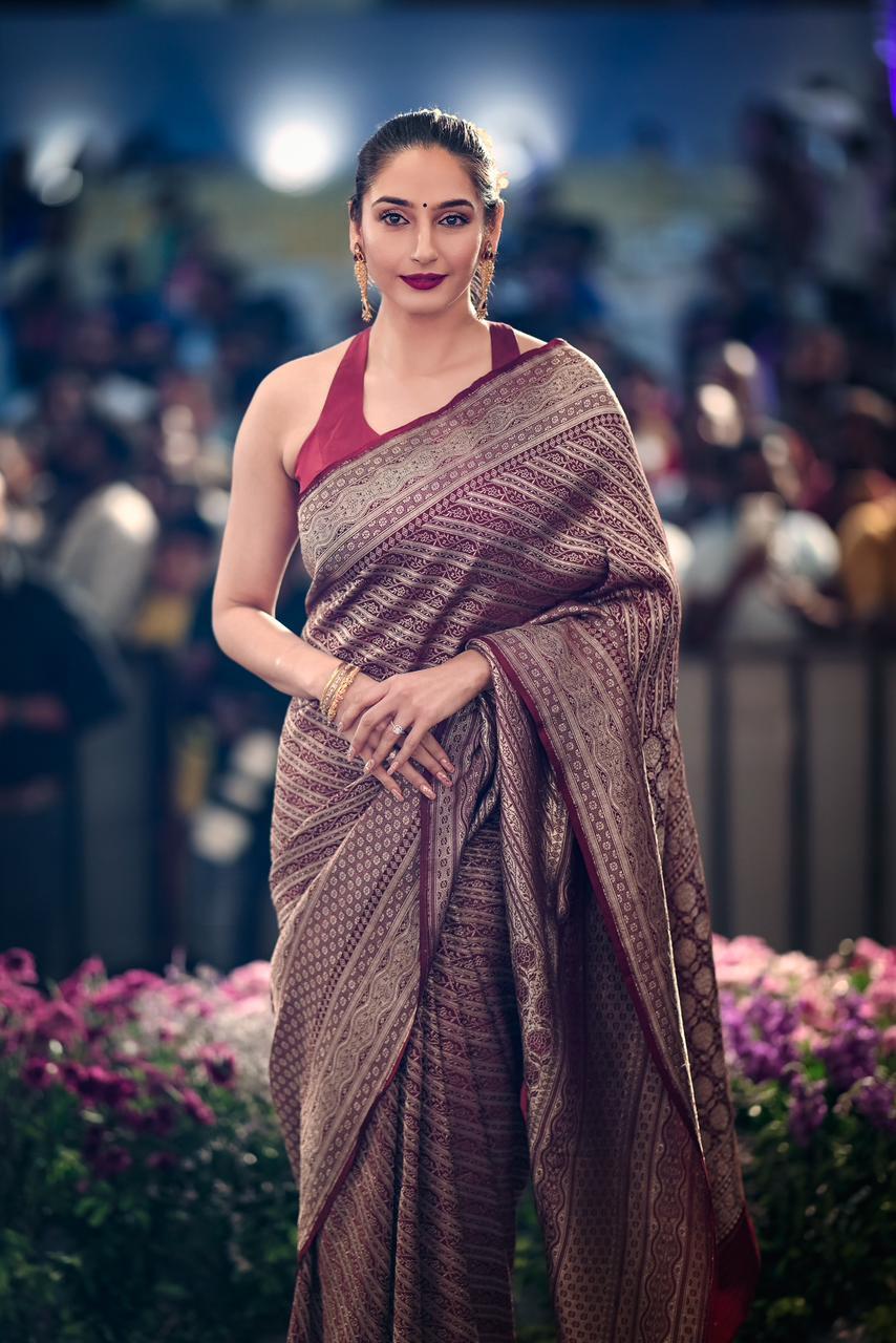 ಅಮ್ಮನ ಉಟ್ಟಿದ್ದ 30 ವರ್ಷದ ಹಳೆಯ ವಿಂಟೇಜ್ ಸೀರೆಯಲ್ಲಿ ಮಿಂಚಿದ ರಾಗಿಣಿ