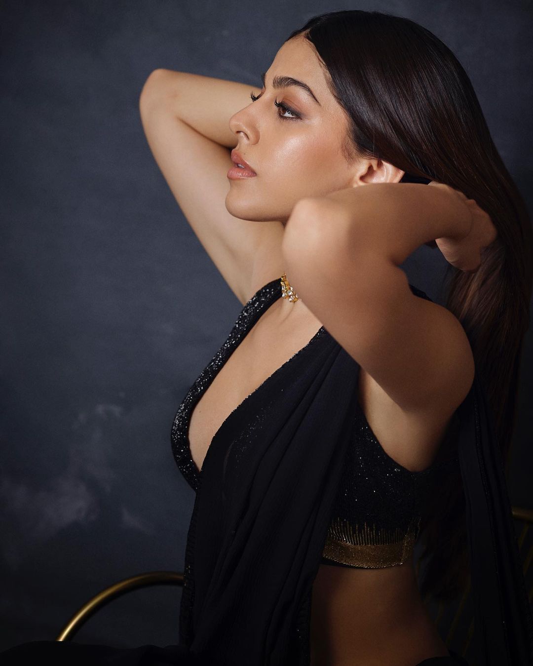 Alaya F sizzles in a Black Sequin saree by designer Manish Malhotra for Ira Trivedi and Madhu Mantena’s reception, Fans call her ‘Best-Dressed star kid’