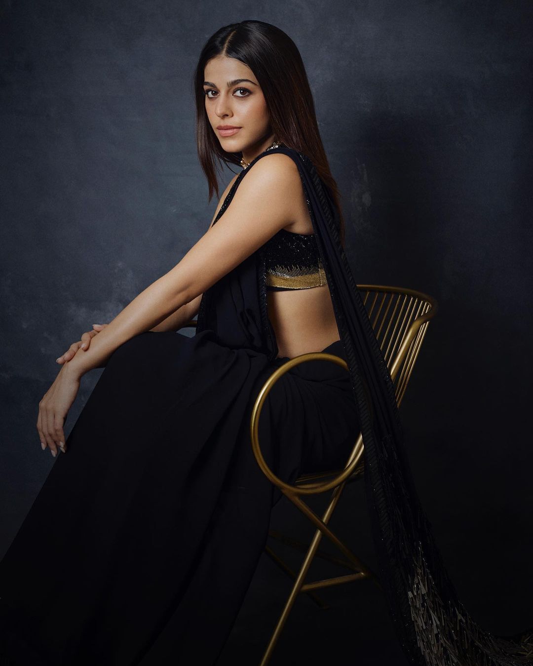 Alaya F sizzles in a Black Sequin saree by designer Manish Malhotra for Ira Trivedi and Madhu Mantena’s reception, Fans call her ‘Best-Dressed star kid’