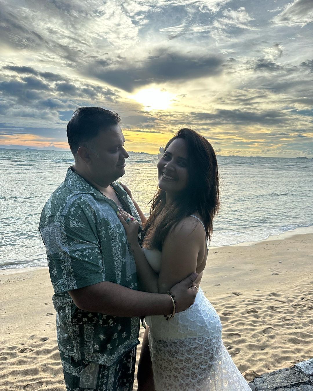 Anasuya Bharadwaj liplocks husband Sushank in Thailand as they celebrate their 13th wedding Anniversary, pictures go viral