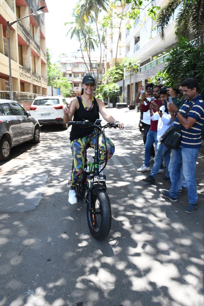 B-Town couple Neha Dhupia and Angad Bedi took over Mumbai streets on Bicycles celebrating ‘World Bicycle Day’