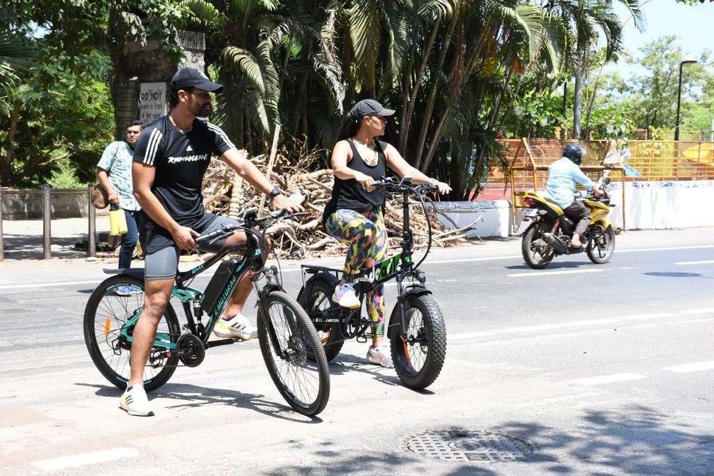 B-Town couple Neha Dhupia and Angad Bedi took over Mumbai streets on Bicycles celebrating ‘World Bicycle Day’