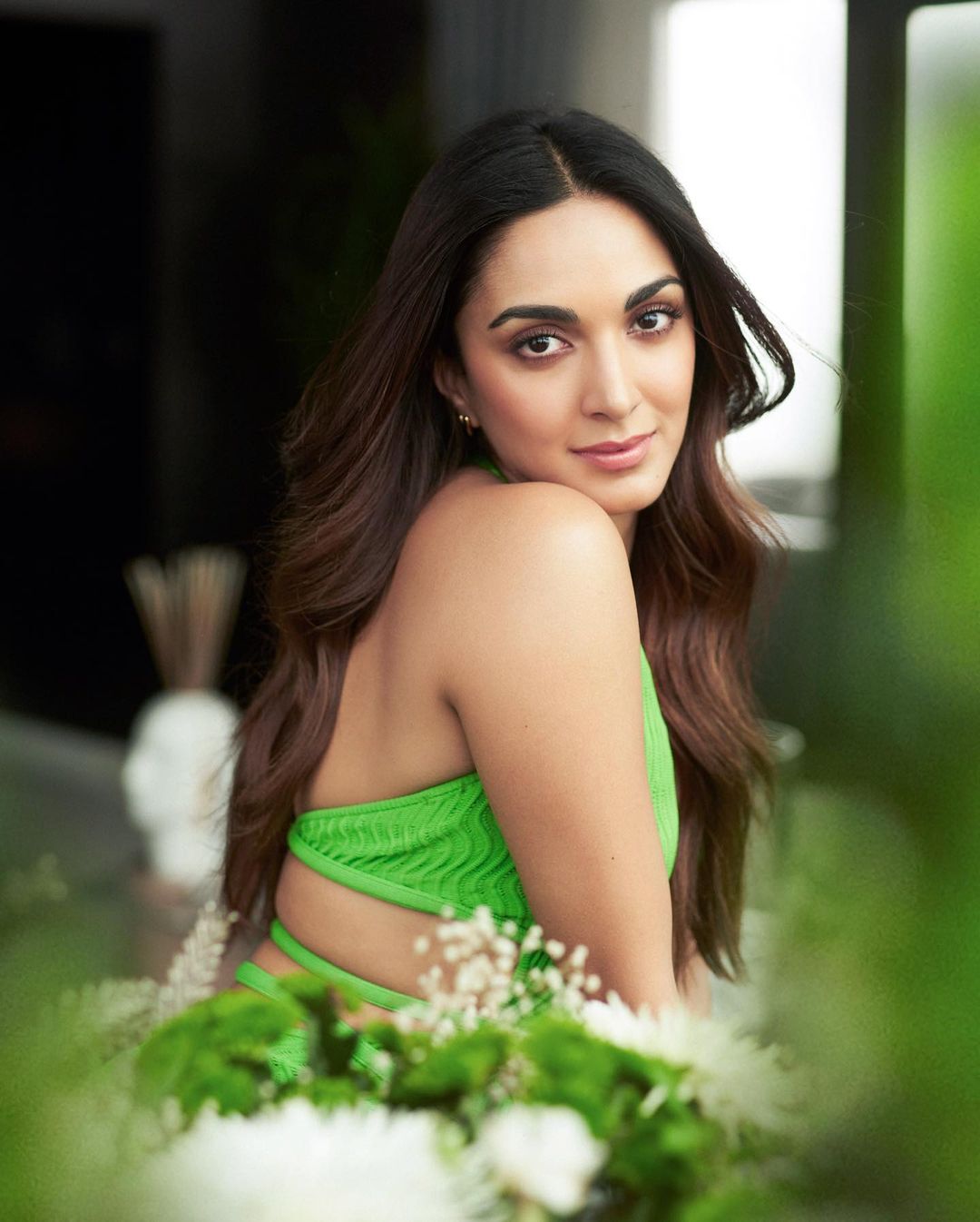 Kiara Advani: రెడ్ హాట్ లుక్స్‌తో కియారా.. పెళ్లయినా కూడా తగ్గన ఎద