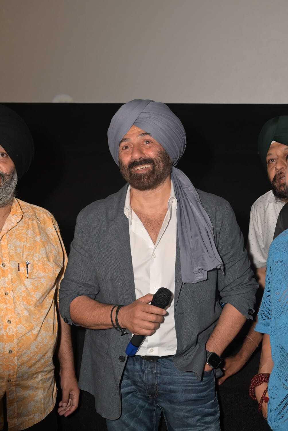 Sunny Deol Makes Grand Entry for Gadar 2 in New Delhi