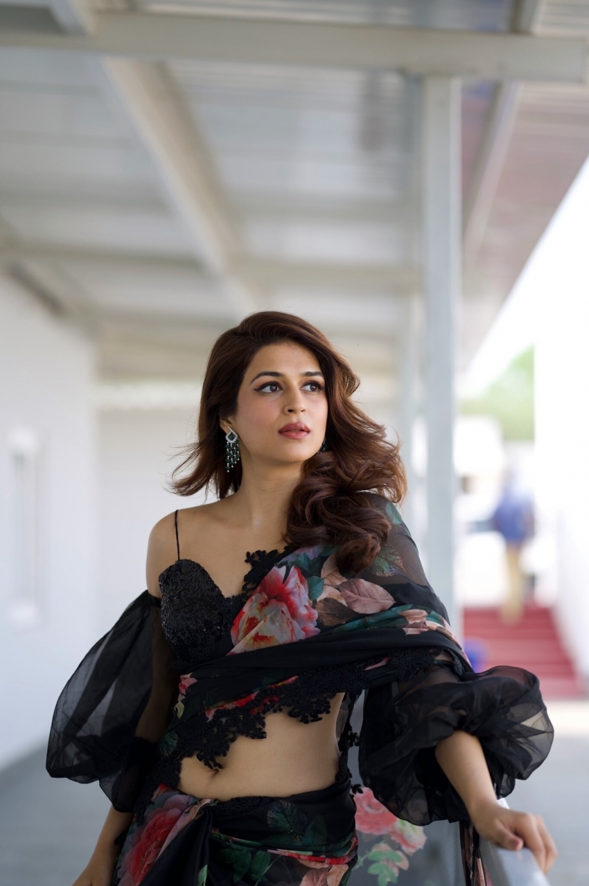 'ಕೋಟಿಗೊಬ್ಬ-3' ಬೆಡಗಿ ಶ್ರದ್ಧಾ ದಾಸ್ ಹಾಟ್ ಚಿತ್ರಗಳು 