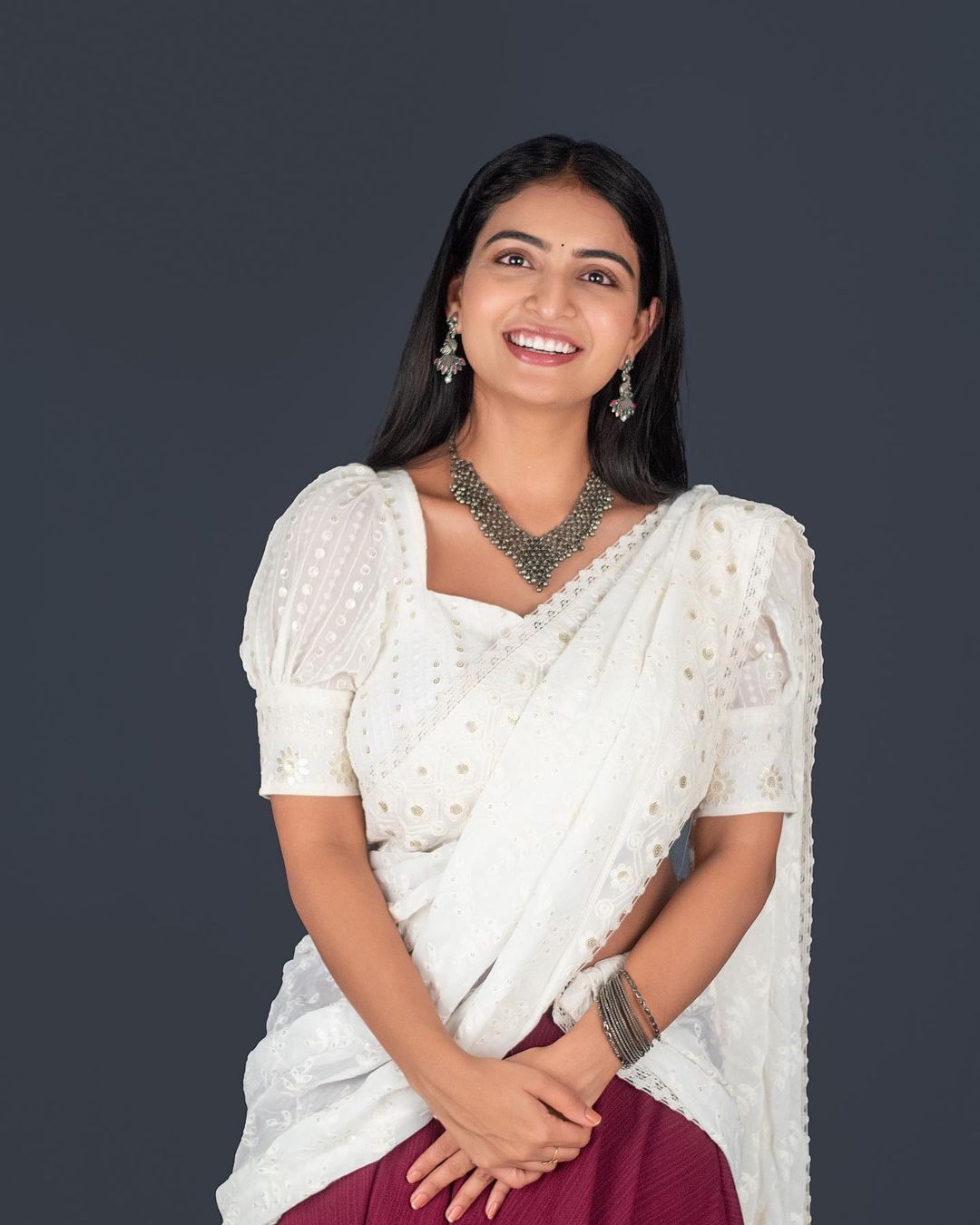 Ananya Nagalla: స్టన్నింగ్ ఫిగర్‌తో తెలుగు పిల్ల రచ్చ.. ఎద అందాలే చూపిస్తూ అనన్య ఫొటోలు