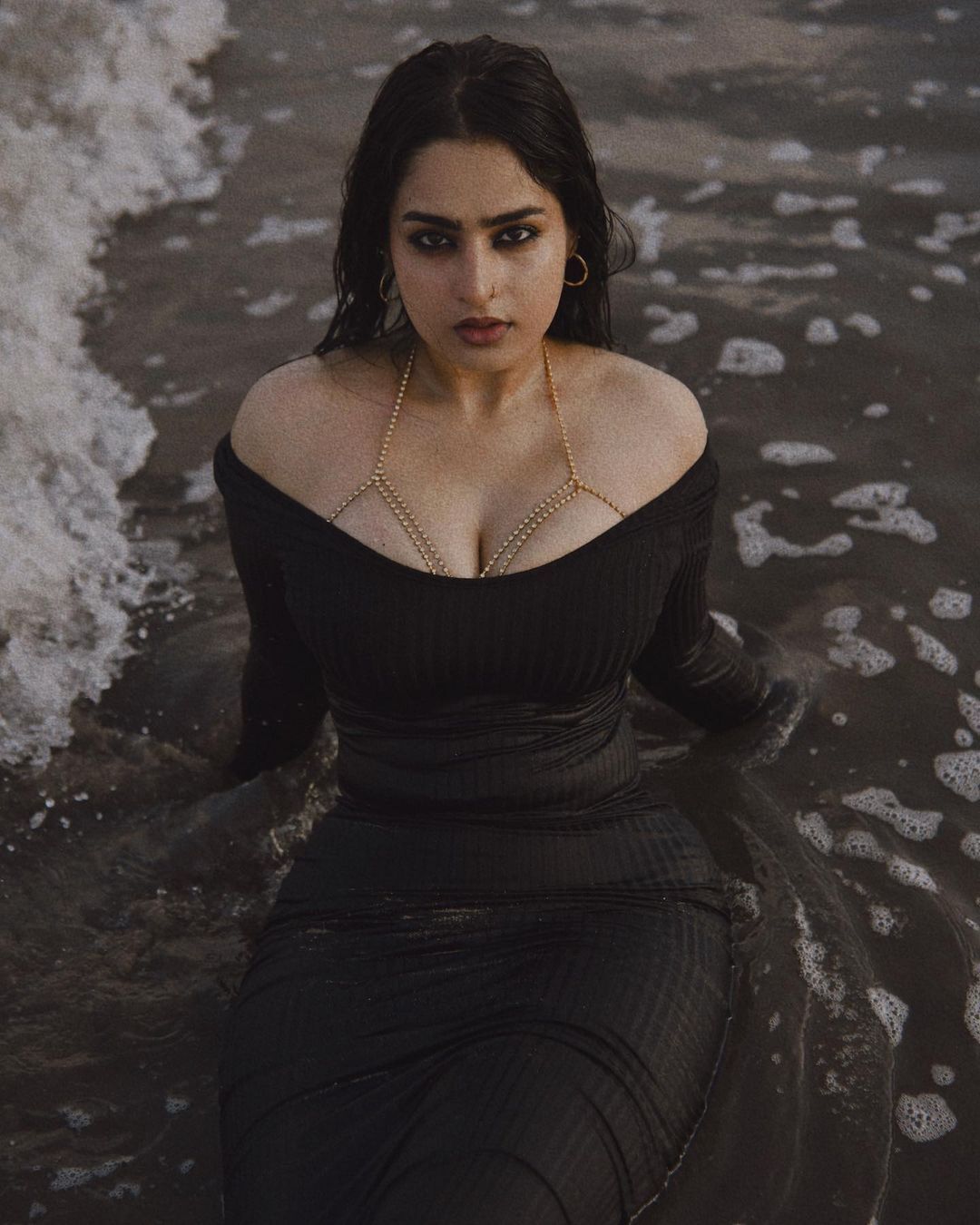 [Image: ayesha-khan_1689854910130.jpg]
