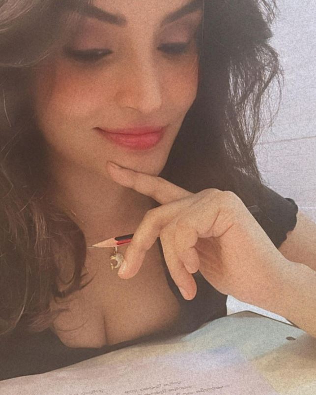 Sarayu Roy: బిగ్ బాస్ సరయు మైండ్ బ్లోయింగ్ స్టిల్స్.. ఆమెనిలా ఎప్పుడైనా చూశారా?