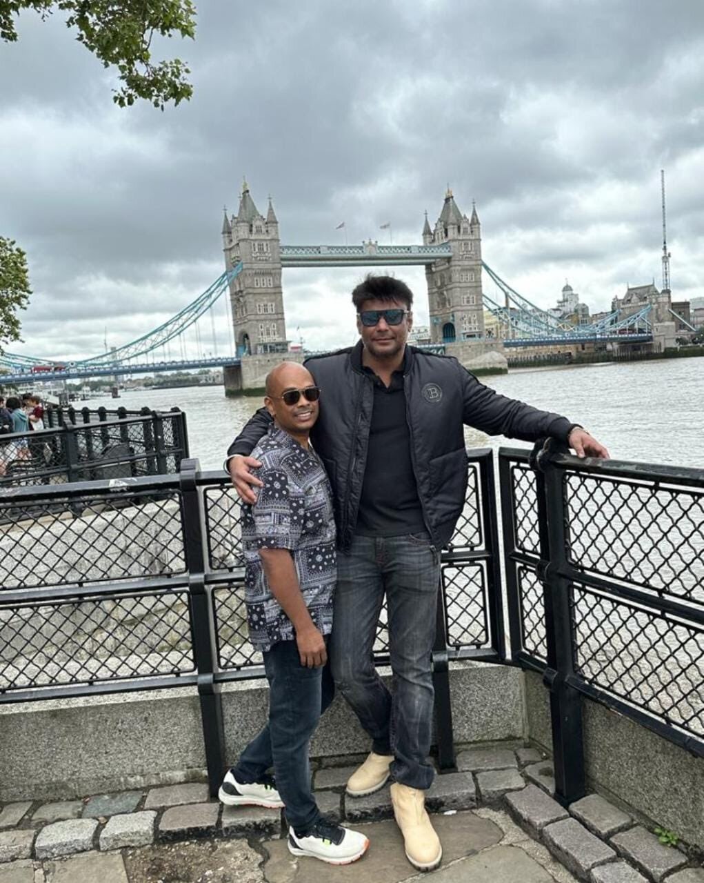 Darshan Thoogudeepa Enjoys His Vacation With Friends; Pics Goes Viral