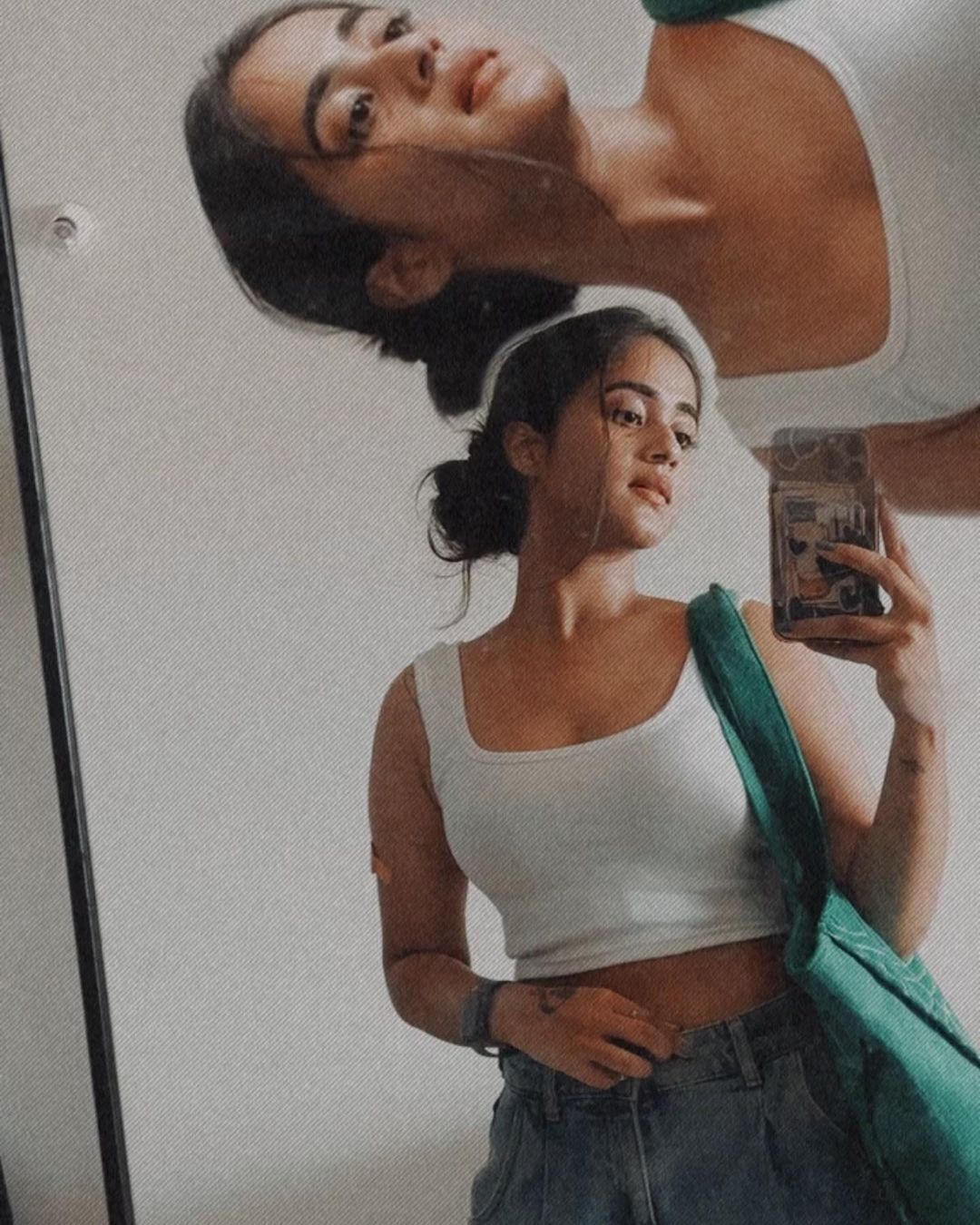 Deepthi Sunaina: ప్రకృతిలో దీప్తి సునైనా అందాల ప్రదర్శన.. గ్లామర్ ఫొటోలు వైరల్