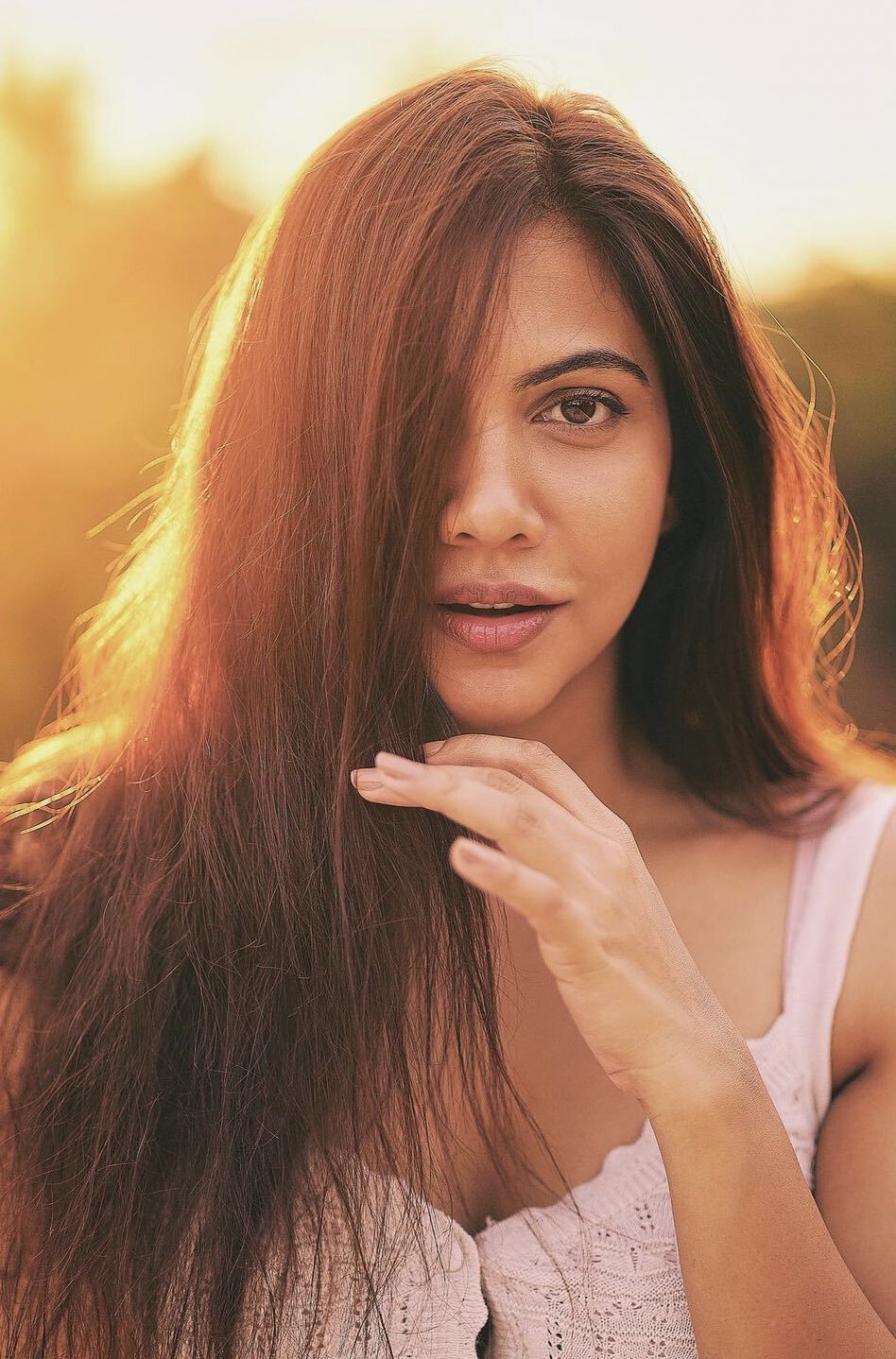 Madonna Sebastian: ప్రేమమ్ బ్యూటీ అందాల వరద.. క్యూట్ లుక్స్‌తోనూ టెంప్ట్ చేస్తుందిగా!