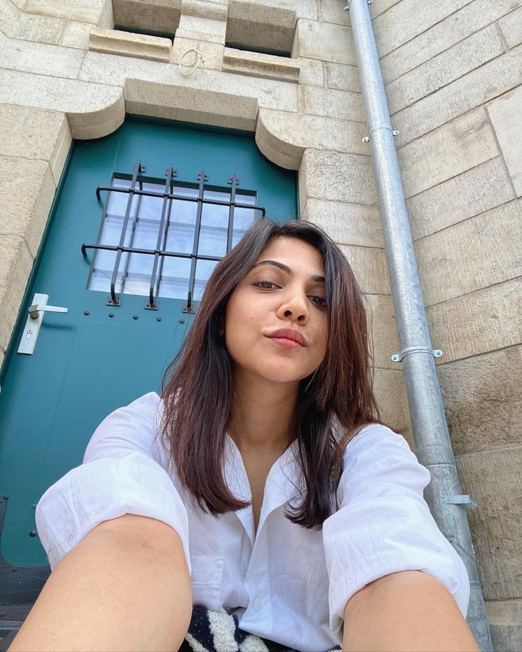 Madonna Sebastian: ప్రేమమ్ బ్యూటీ అందాల వరద.. క్యూట్ లుక్స్‌తోనూ టెంప్ట్ చేస్తుందిగా!