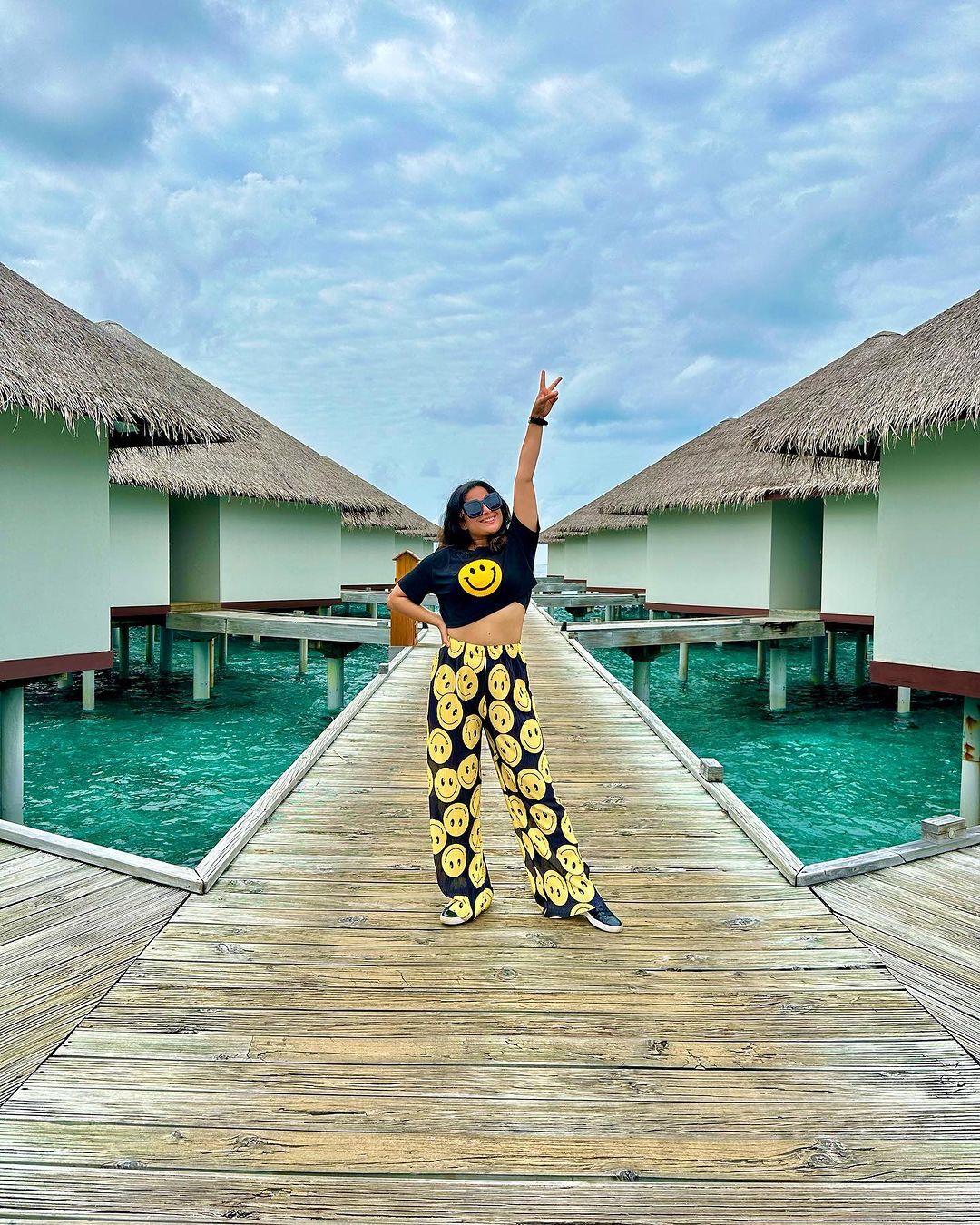 Aishwarya Sharma Rocks Swimsuit Glam in Stunning Photos, Earns 'Hot' Compliment from Hubby Neil Bhatt