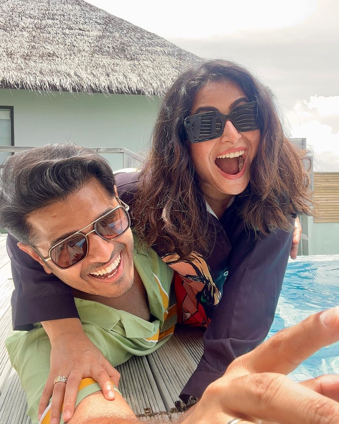 Aishwarya Sharma Rocks Swimsuit Glam in Stunning Photos, Earns 'Hot' Compliment from Hubby Neil Bhatt